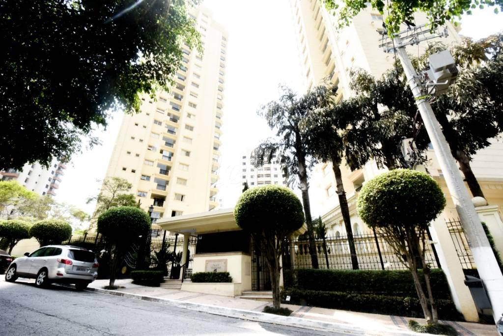 FACHADA de Apartamento à venda, Padrão com 208 m², 4 quartos e 4 vagas em Jardim Vila Mariana - São Paulo