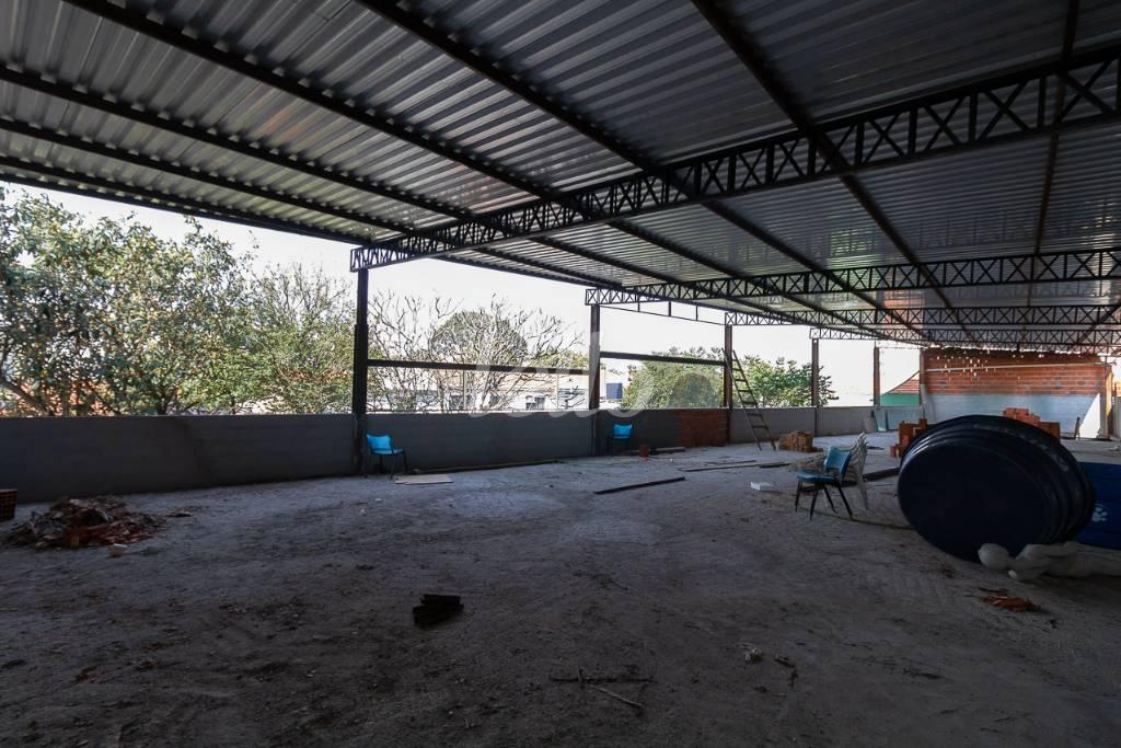 MEZANINO de Galpão/Armazém para alugar, Padrão com 695 m², e em Vila Baruel - São Paulo