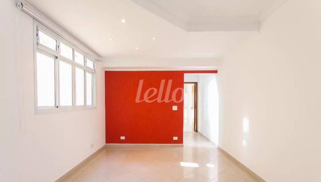 SALA DOIS AMBIENTES de Casa à venda, sobrado com 131 m², 3 quartos e 2 vagas em Vila Zelina - São Paulo