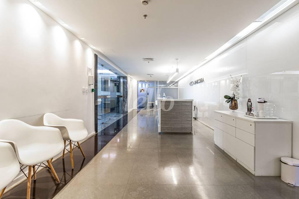 RECEPÇÃO de Andar para alugar, Padrão com 1550 m², e 42 vagas em Pinheiros - São Paulo