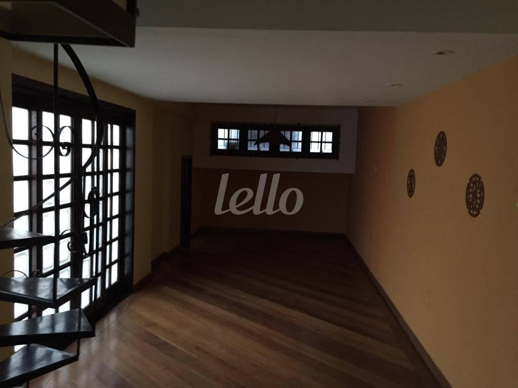 SALA DE TV de Casa à venda, sobrado com 160 m², 5 quartos e 2 vagas em Planalto Paulista - São Paulo