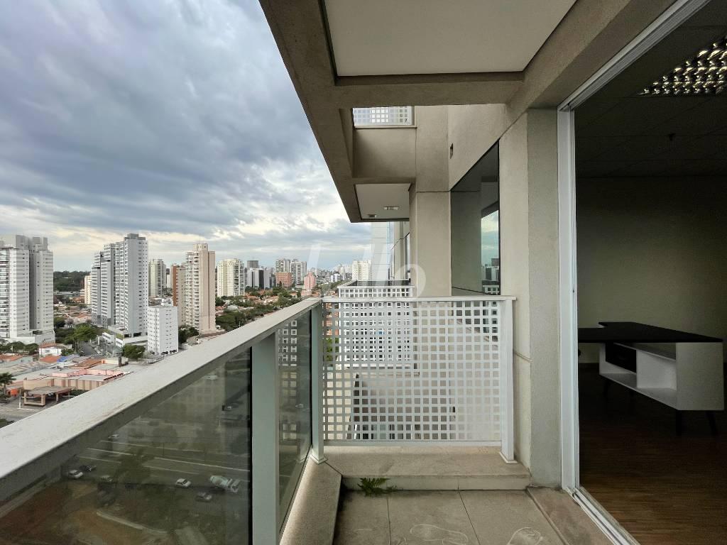 13 VARANDA de Sala / Conjunto à venda, Padrão com 37 m², e 1 vaga em Vila Gertrudes - São Paulo