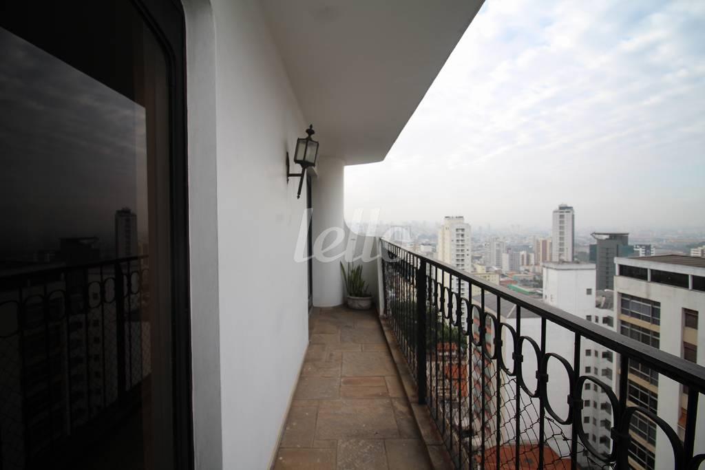 SACADA de Apartamento para alugar, Padrão com 198 m², 4 quartos e 3 vagas em Santana - São Paulo