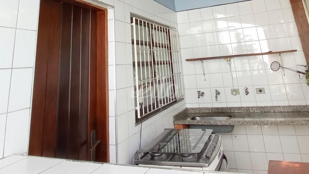 COZINHA de Casa à venda, térrea com 130 m², 3 quartos e 3 vagas em Vila Brasilio Machado - São Paulo