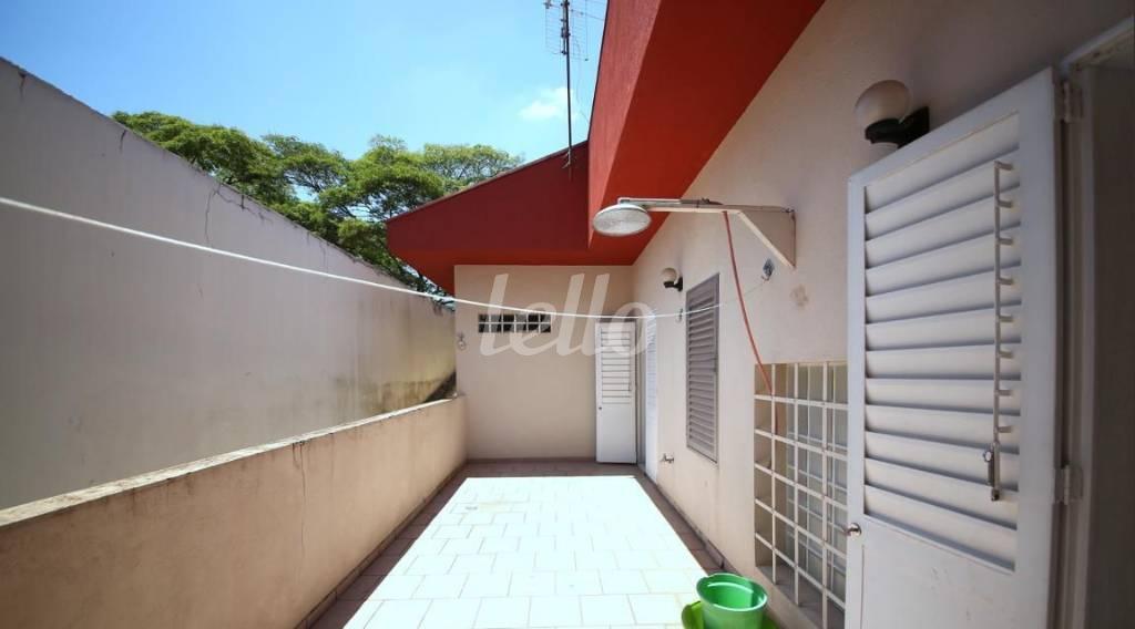 LATERAL de Casa à venda, sobrado com 404 m², 4 quartos e 2 vagas em Vila Cordeiro - São Paulo