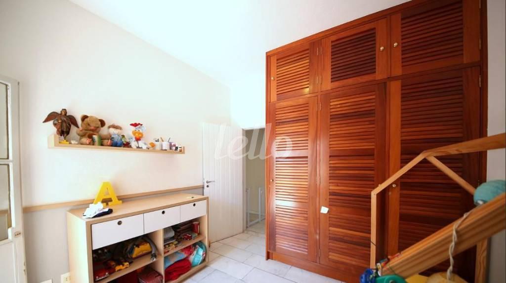DORMITORIO de Casa à venda, sobrado com 404 m², 4 quartos e 2 vagas em Vila Cordeiro - São Paulo