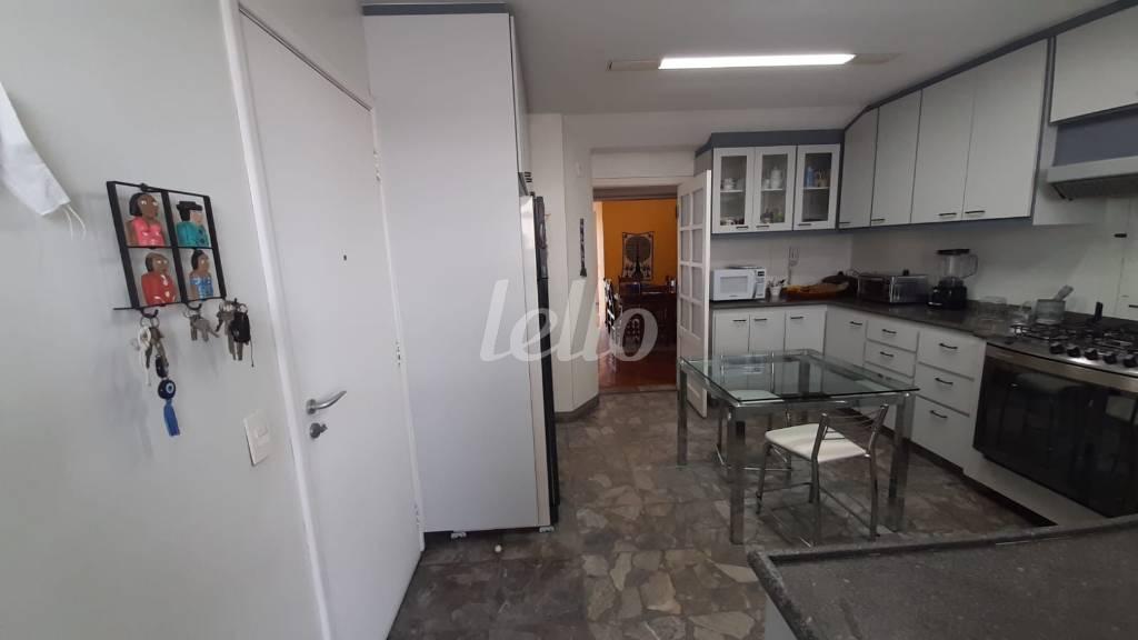 COZINHA de Apartamento à venda, Padrão com 160 m², 4 quartos e 3 vagas em Centro - Santo André