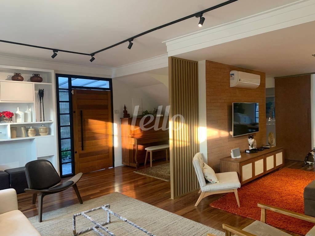 LIVING de Casa à venda, sobrado com 223 m², 3 quartos e 2 vagas em Planalto Paulista - São Paulo