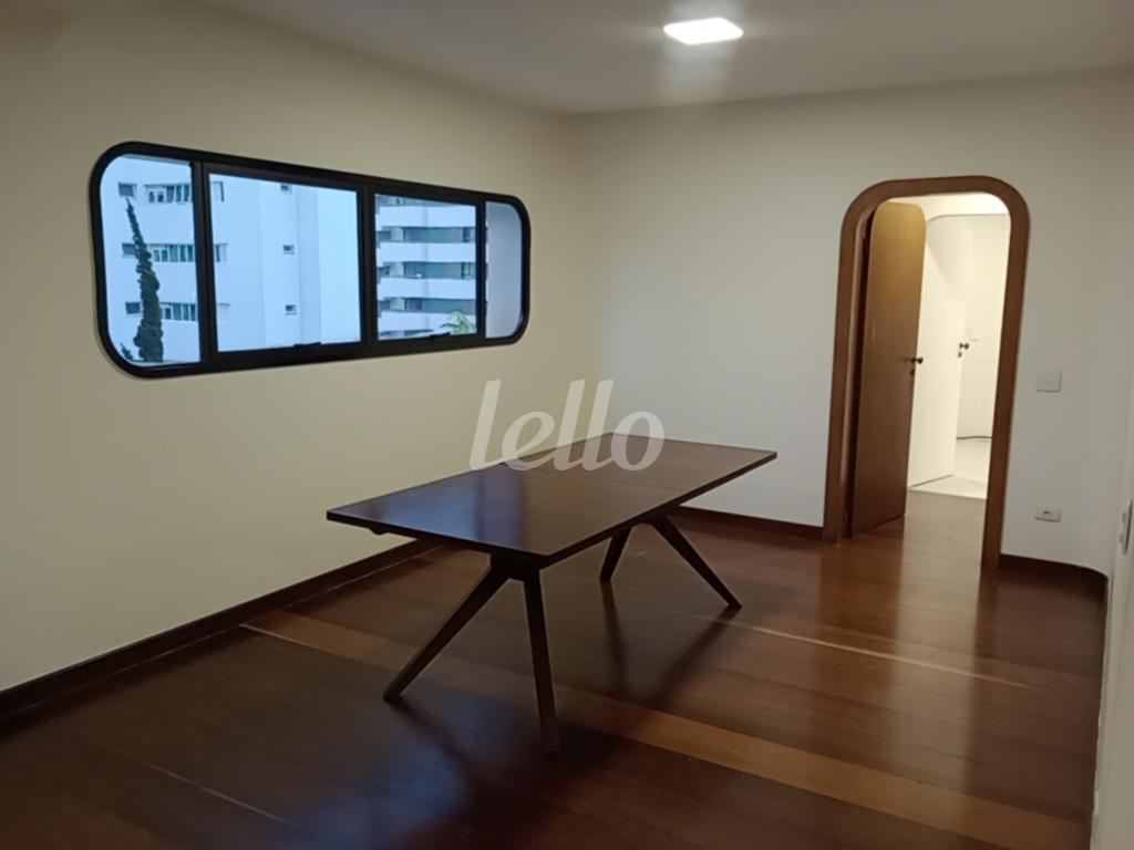 3-SALA DE JANTAR-001.JPG de Apartamento à venda, Padrão com 196 m², 3 quartos e 2 vagas em Aclimação - São Paulo