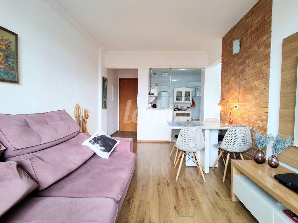 LIVING de Apartamento à venda, Padrão com 72 m², 2 quartos e 1 vaga em Vila Prudente - São Paulo
