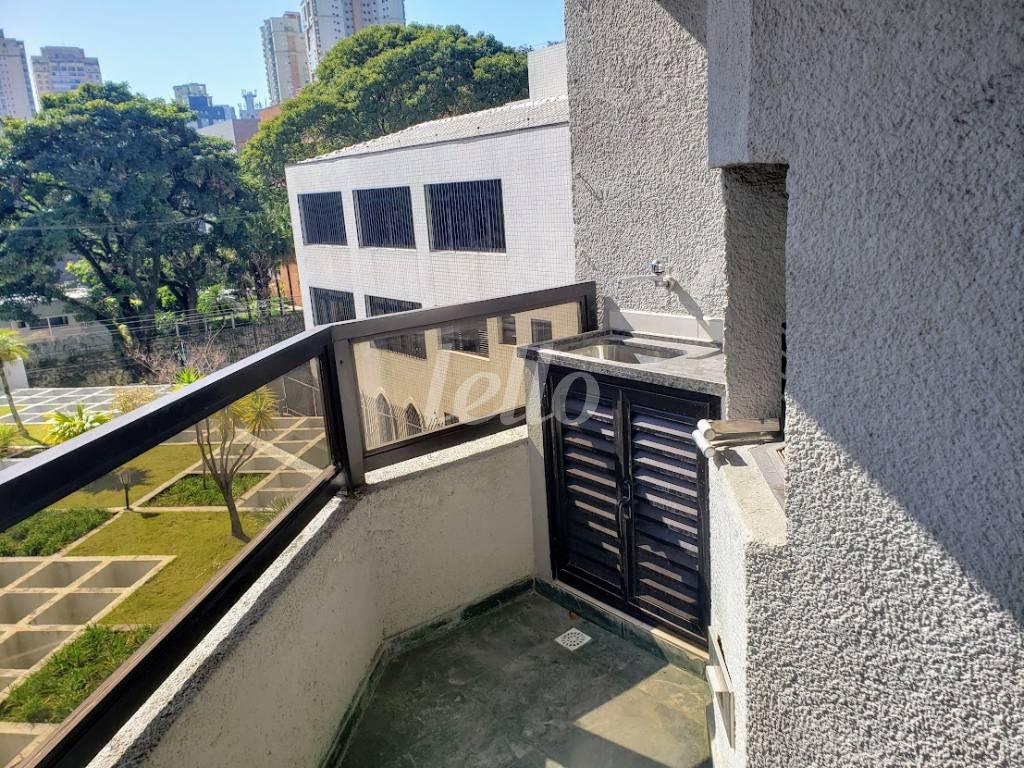 VARANDA de Apartamento à venda, Padrão com 136 m², 3 quartos e 2 vagas em Santo Amaro - São Paulo
