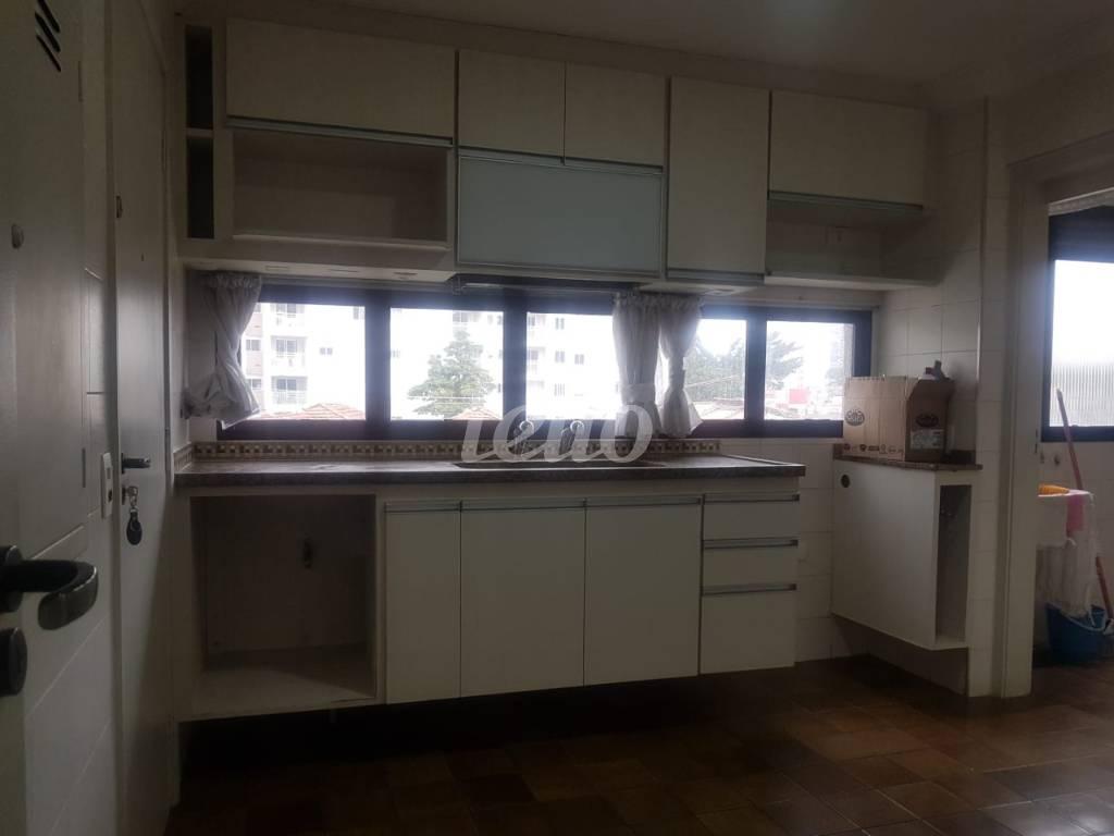 COZINHA de Apartamento à venda, Padrão com 136 m², 3 quartos e 2 vagas em Santo Amaro - São Paulo