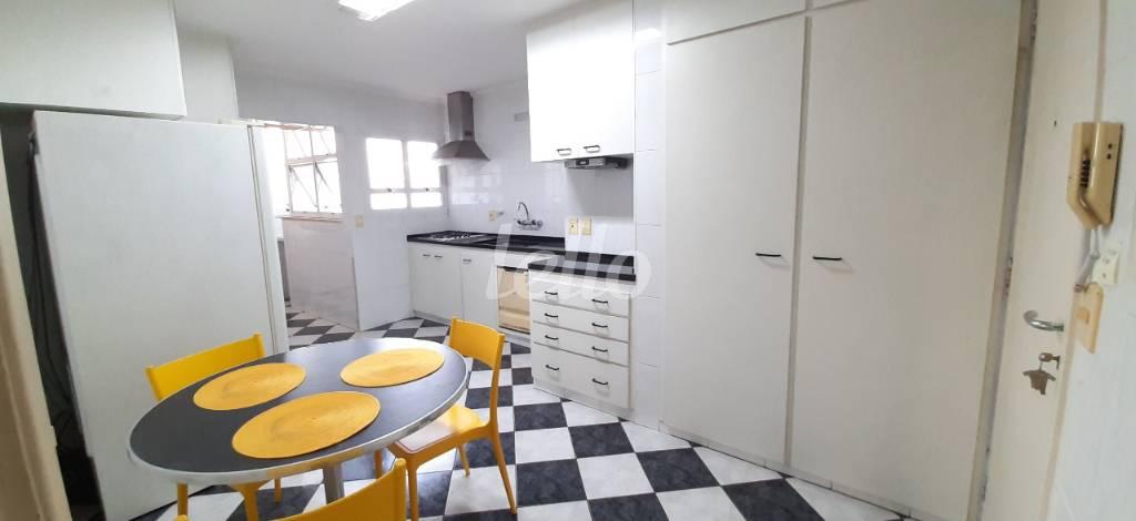 COZINHA de Apartamento à venda, Padrão com 116 m², 3 quartos e 1 vaga em Vila Madalena - São Paulo