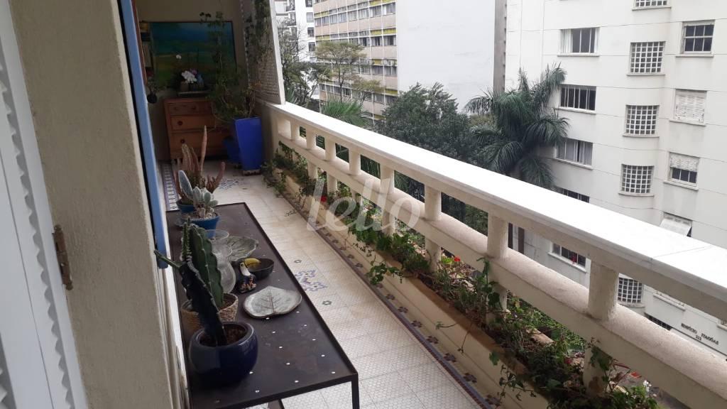 VARANDA de Apartamento à venda, Padrão com 327 m², 4 quartos e 2 vagas em Higienópolis - São Paulo