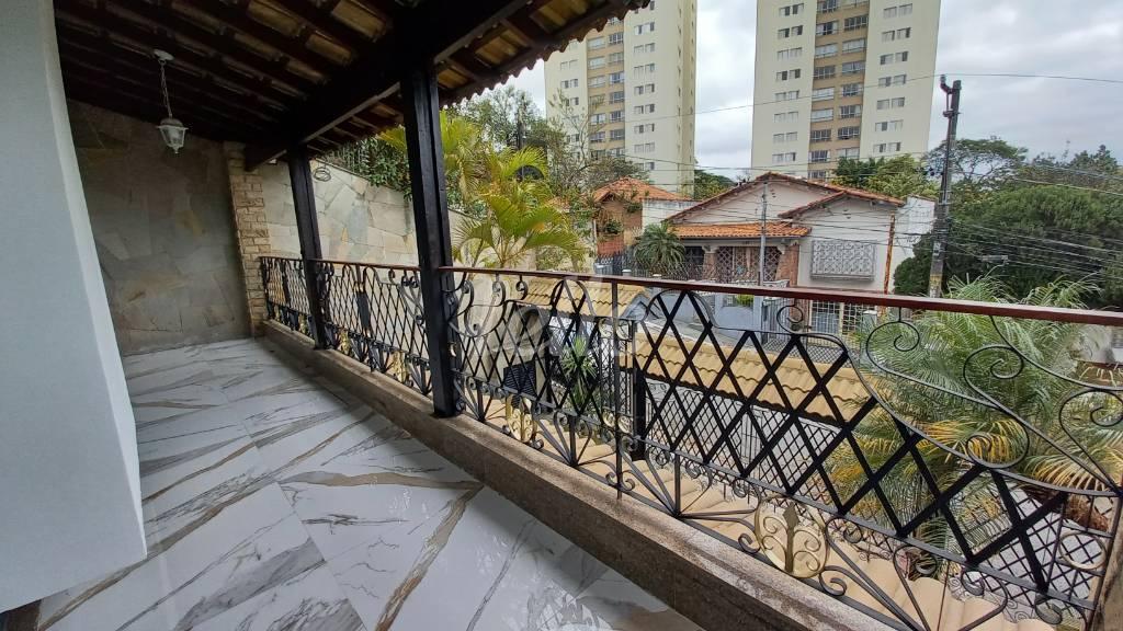 VARANDA de Casa à venda, térrea com 356 m², 4 quartos e 5 vagas em Tremembé - São Paulo