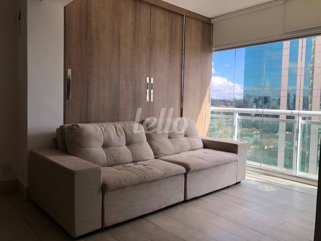 SALA de Apartamento à venda, Padrão com 72 m², 1 quarto e 1 vaga em Brooklin Paulista - São Paulo