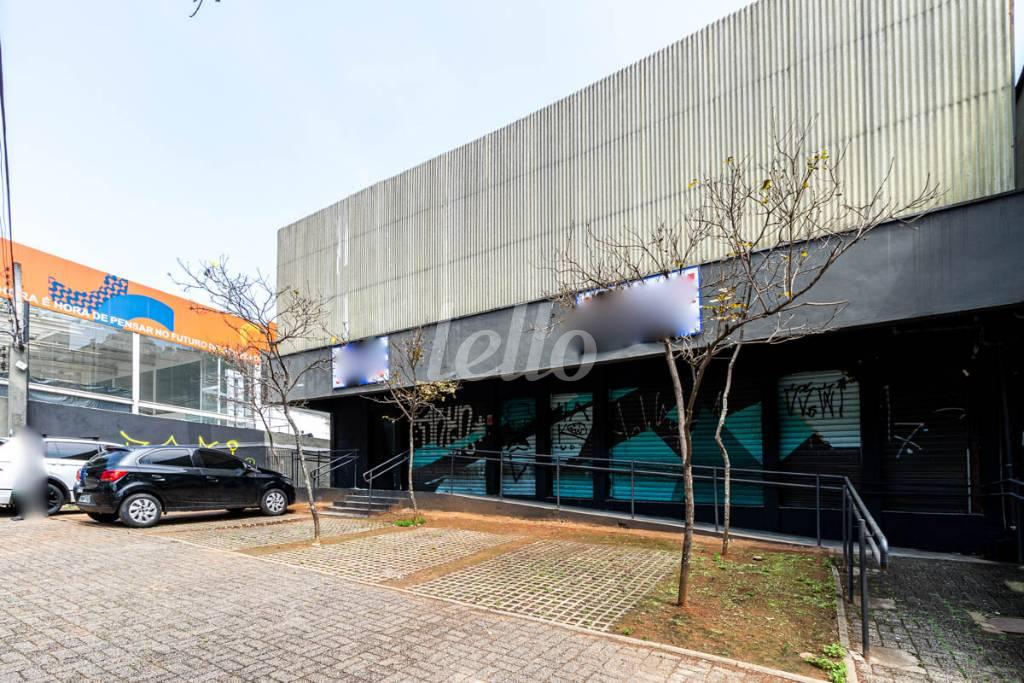 ACHADA de Prédio Comercial à venda, Monousuário com 769 m², e 13 vagas em Sumaré - São Paulo