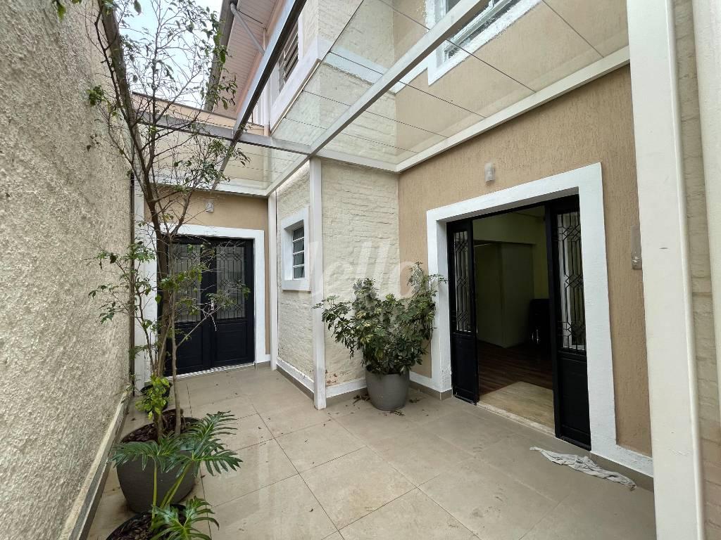 ENTRADA de Casa à venda, sobrado com 200 m², 8 quartos e 4 vagas em Vila Clementino - São Paulo