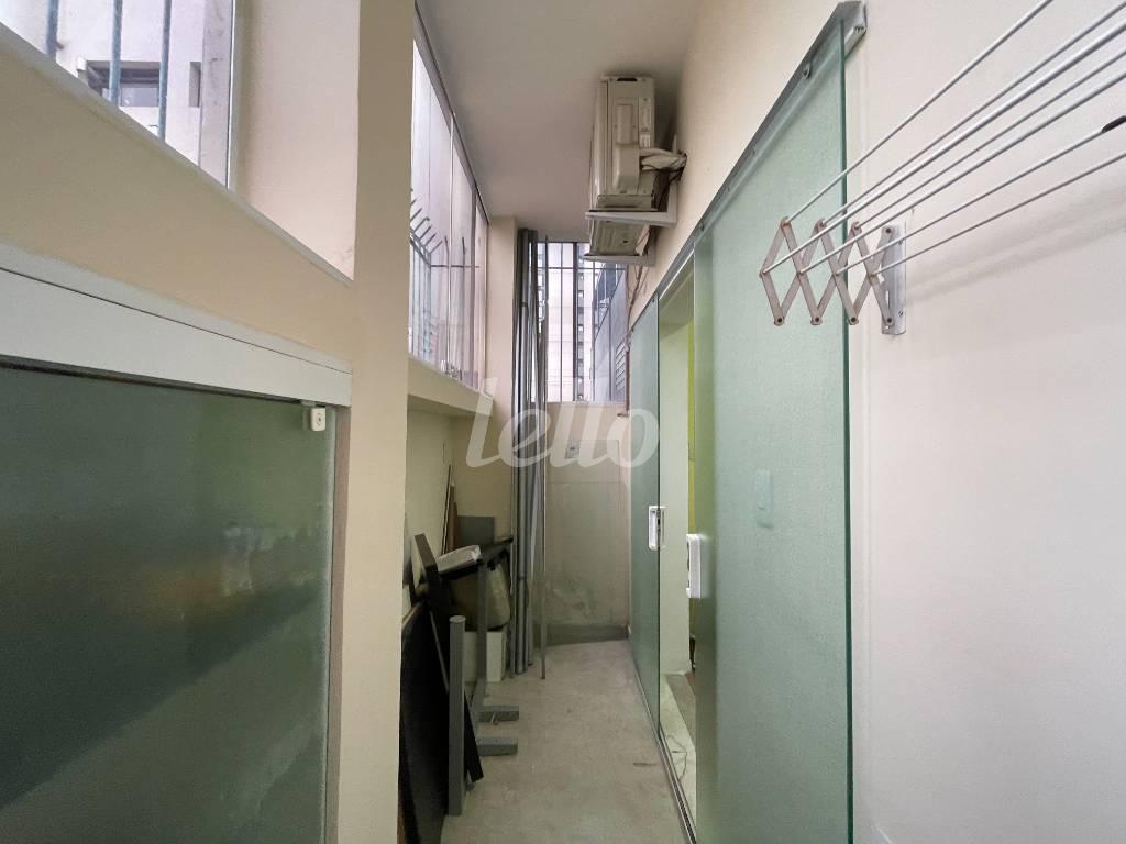 AREA DE SERVIÇO de Casa à venda, sobrado com 200 m², 8 quartos e 4 vagas em Vila Clementino - São Paulo