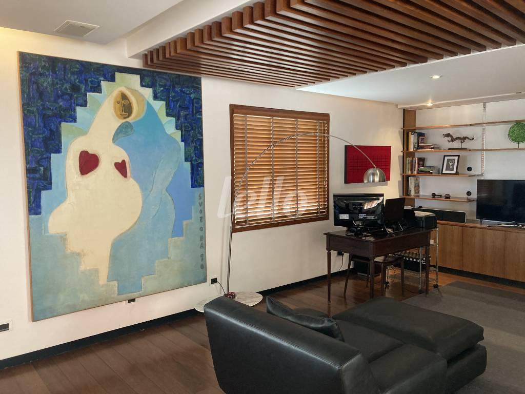 SALA de Apartamento à venda, Padrão com 250 m², 3 quartos e 1 vaga em Higienópolis - São Paulo