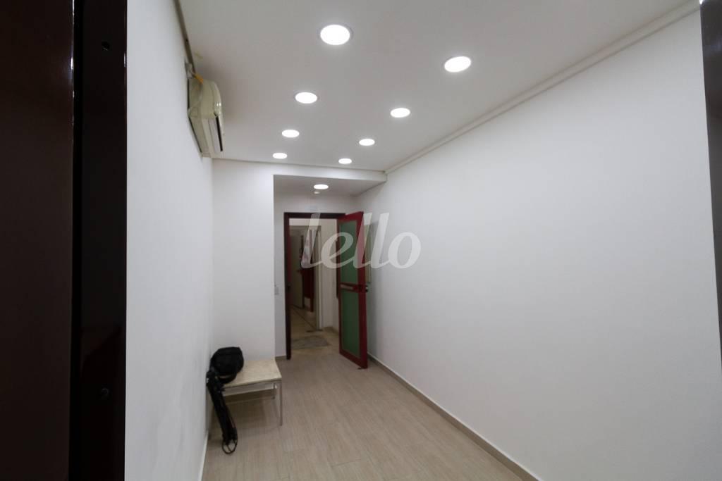 RECEPÇÃO de Sala / Conjunto para alugar, Padrão com 142 m², e em República - São Paulo