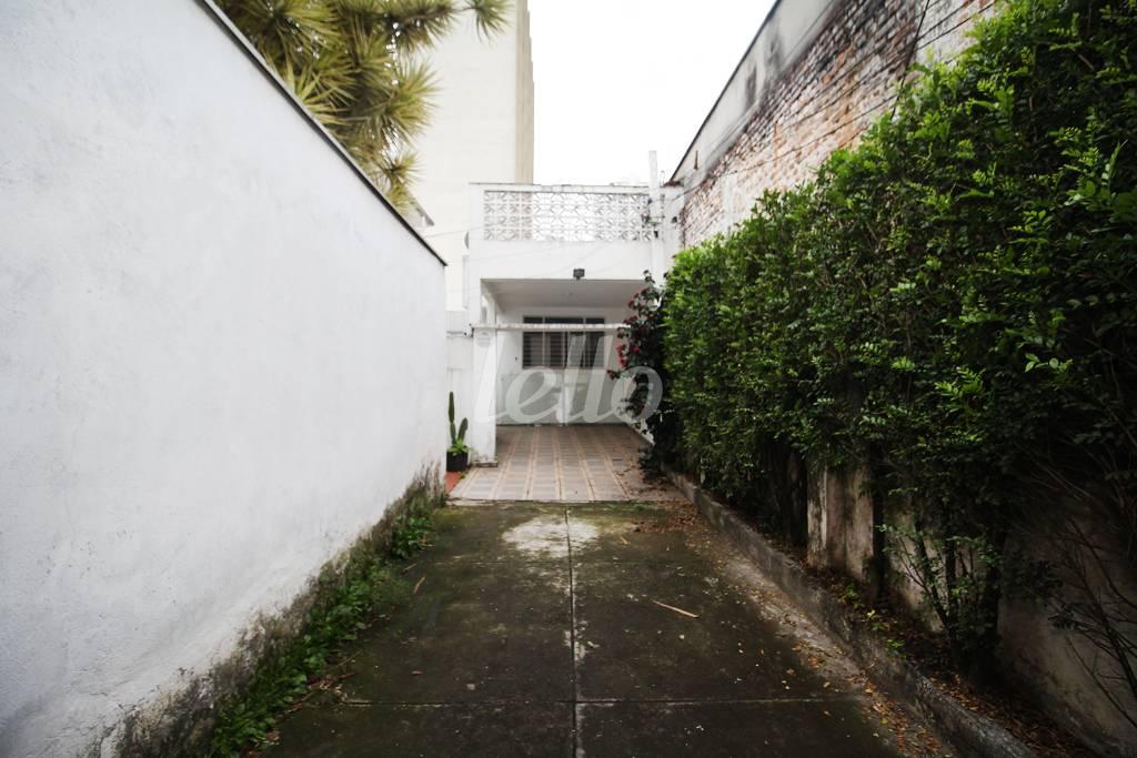 GARAGEM de Casa à venda, térrea com 169 m², 3 quartos e 1 vaga em Vila Olímpia - São Paulo