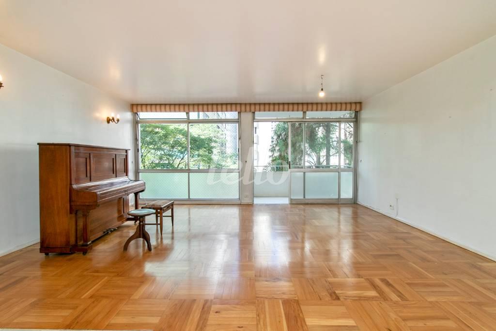 SALA de Apartamento à venda, Padrão com 188 m², 3 quartos e 1 vaga em Santa Cecília - São Paulo