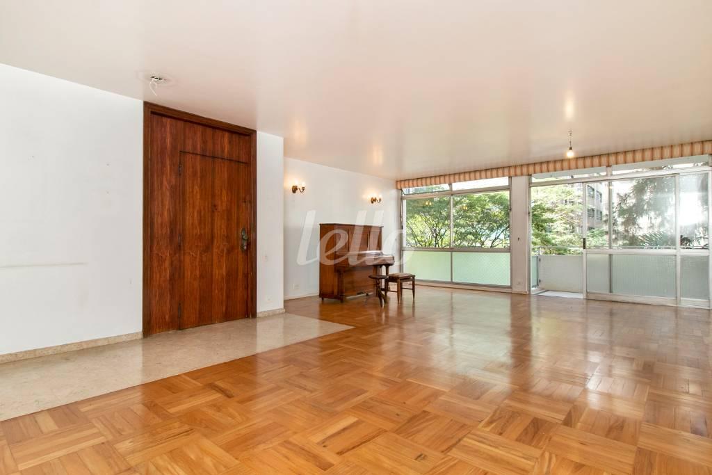 SALA de Apartamento à venda, Padrão com 188 m², 3 quartos e 1 vaga em Santa Cecília - São Paulo