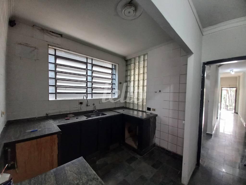 COZINHA de Casa à venda, assobradada com 330 m², 4 quartos e 5 vagas em Pacaembu - São Paulo
