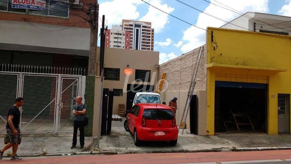FRENTE de Galpão/Armazém à venda, Padrão com 209 m², e 4 vagas em Chácara Santo Antônio - São Paulo