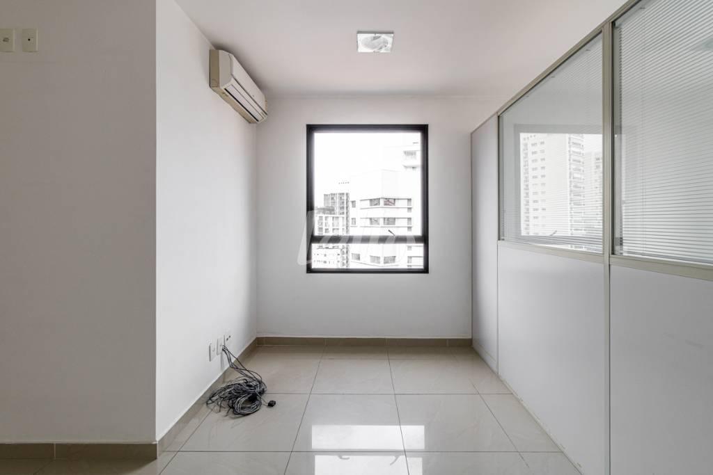 SALA 2 de Sala / Conjunto para alugar, Padrão com 68 m², e 2 vagas em Perdizes - São Paulo