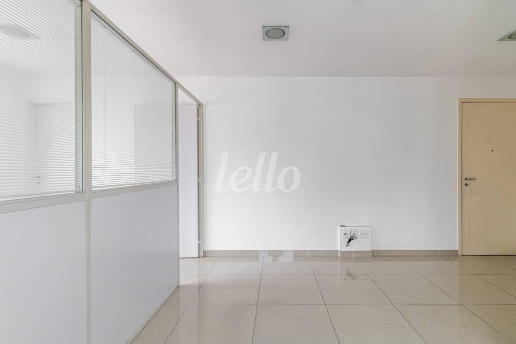 SALA 2 de Sala / Conjunto para alugar, Padrão com 68 m², e 2 vagas em Perdizes - São Paulo