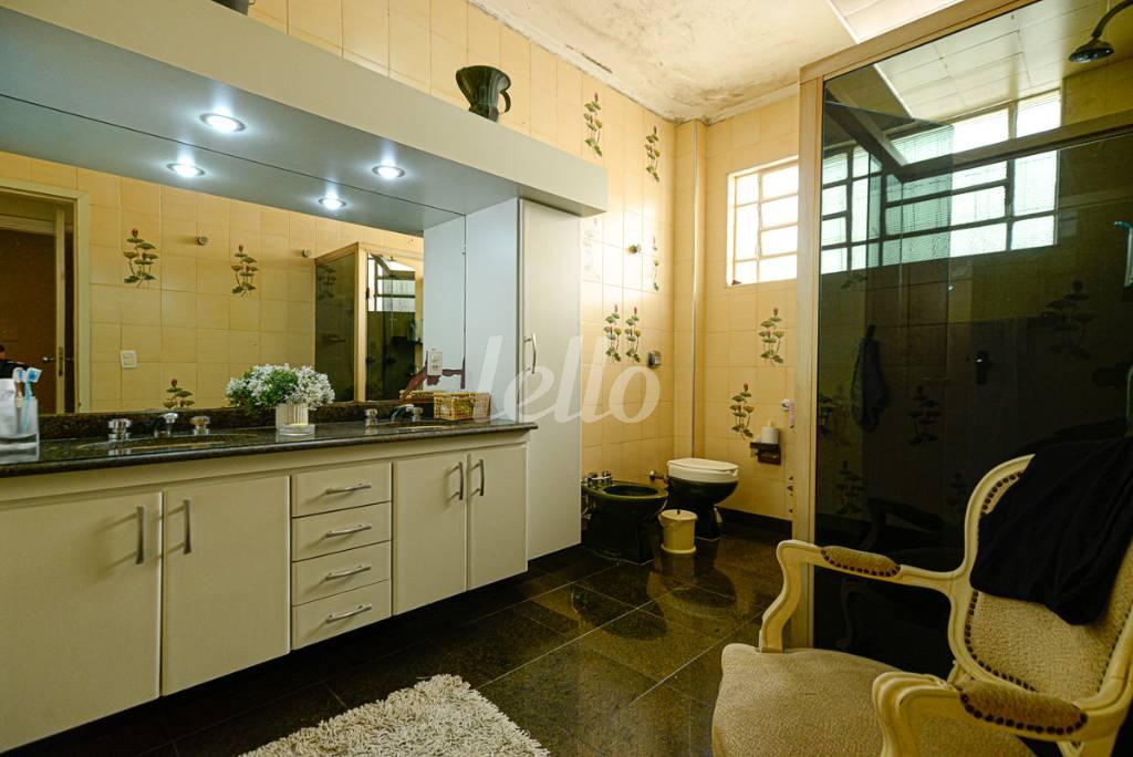 BANHEIRO de Casa à venda, térrea com 186 m², 3 quartos e 3 vagas em Vila Mariana - São Paulo
