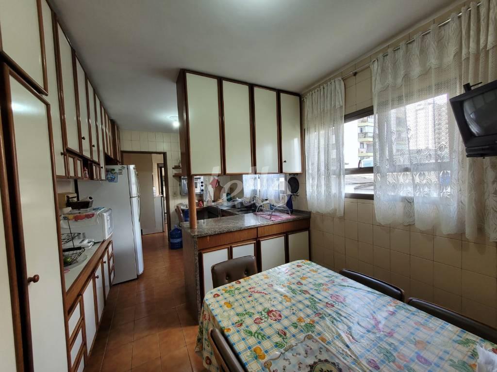 COZINHA de Apartamento à venda, Padrão com 160 m², 3 quartos e 3 vagas em Moema - São Paulo