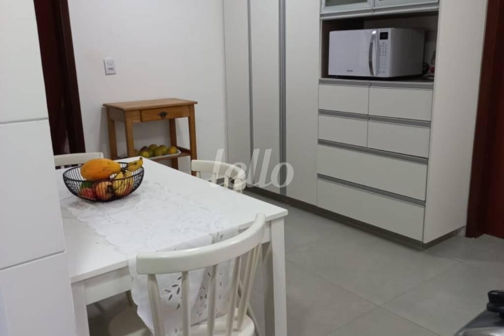COZINHA de Apartamento à venda, Padrão com 128 m², 3 quartos e 2 vagas em Vila Bastos - Santo André