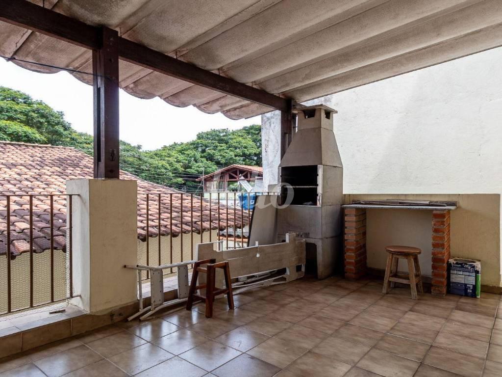 CHURRASQUEIRA de Casa à venda, térrea com 250 m², 3 quartos e 2 vagas em Cidade Maia - Guarulhos