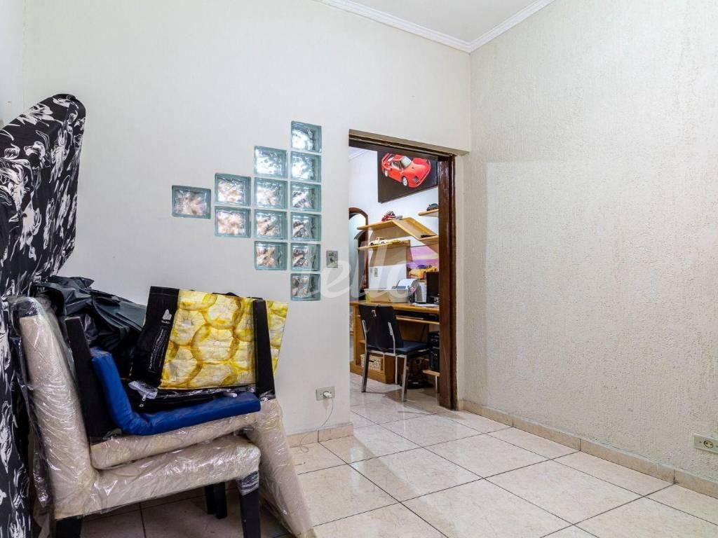 DORMITÓRIO DUPLO de Casa à venda, térrea com 250 m², 3 quartos e 2 vagas em Cidade Maia - Guarulhos