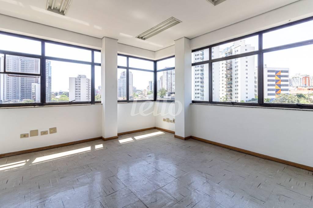 SALA 17 de Prédio Comercial para alugar, Monousuário com 1326 m², e em Planalto Paulista - São Paulo