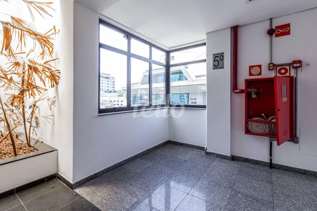 SALA 10 de Prédio Comercial para alugar, Monousuário com 1326 m², e em Planalto Paulista - São Paulo