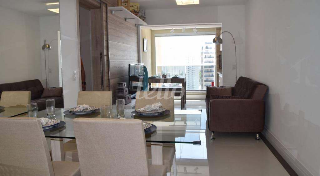 SALA DOIS AMBIENTES - FOTO ILUSTRATIVA de Apartamento à venda, Padrão com 77 m², 3 quartos e 2 vagas em Mooca - São Paulo