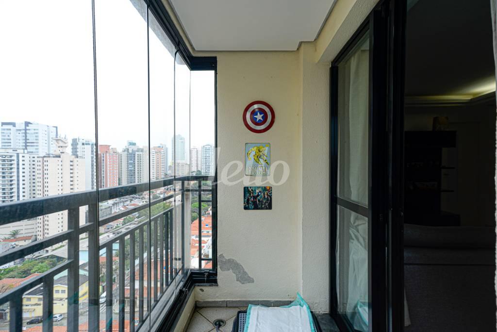 VARANDA DA SALA de Apartamento à venda, Padrão com 124 m², 4 quartos e 2 vagas em Chácara Inglesa - São Paulo