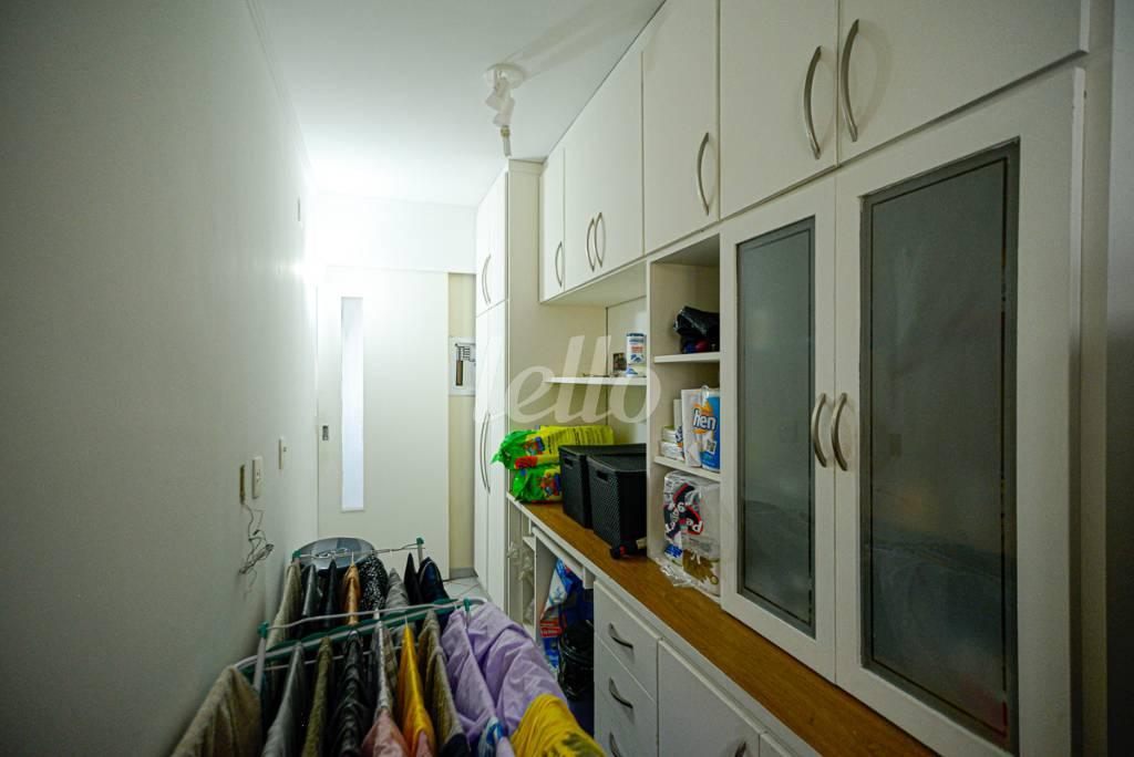 DORMITÓRIO DE SERVIÇO de Apartamento à venda, Padrão com 124 m², 4 quartos e 2 vagas em Chácara Inglesa - São Paulo