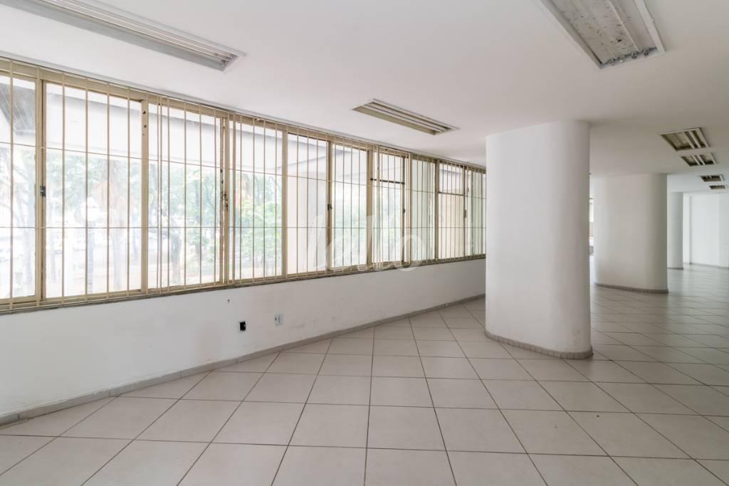 SALA de Sala / Conjunto para alugar, Padrão com 152 m², e em República - São Paulo