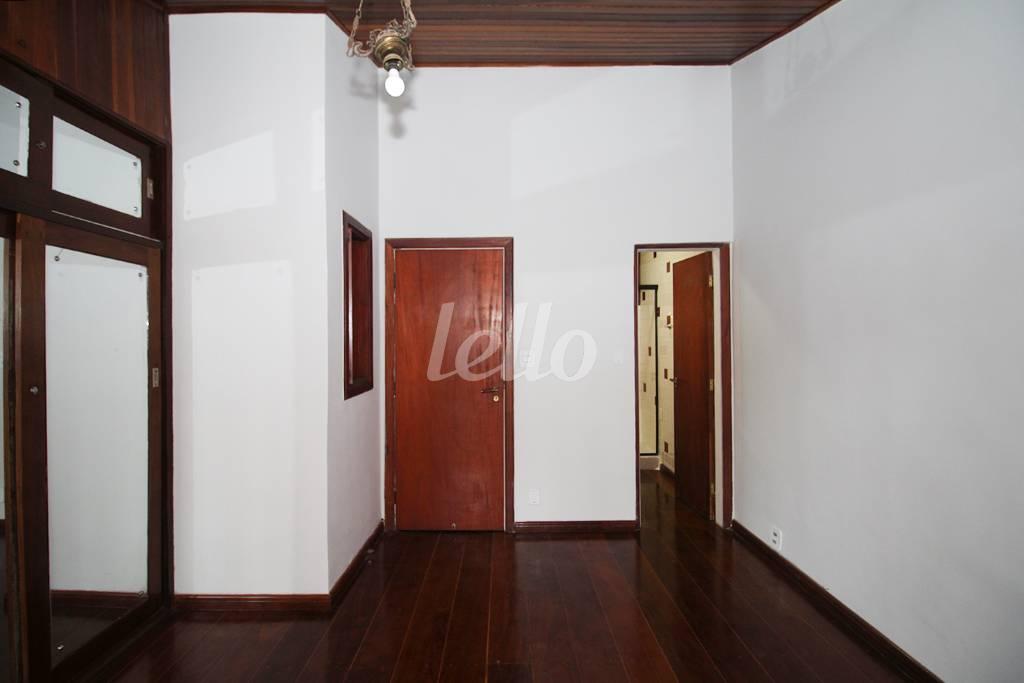 SUÍTE 2 de Casa para alugar, de vila - sobrado com 140 m², 5 quartos e 2 vagas em Vila Nova Conceição - São Paulo