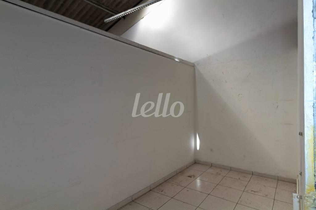 COZINHA de Loja para alugar, Padrão com 304 m², e em Demarchi - São Bernardo do Campo