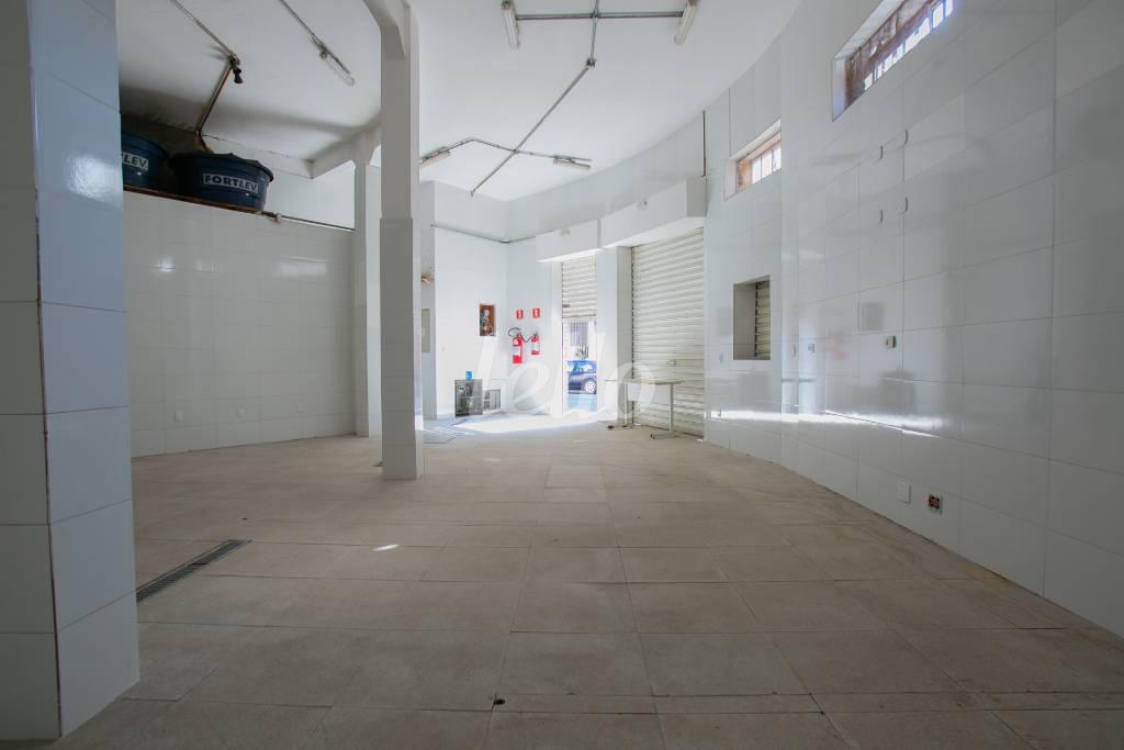SALÃO de Salão para alugar, Padrão com 120 m², e em Bela Vista - São Paulo
