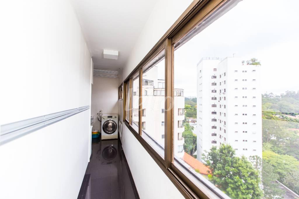 LAVANDERIA de Apartamento à venda, cobertura - Padrão com 540 m², 6 quartos e 6 vagas em Vila Morumbi - São Paulo