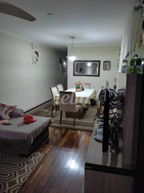SALA DOIS AMBIENTES de Casa à venda, sobrado com 220 m², 3 quartos e 5 vagas em Vila Mazzei - São Paulo