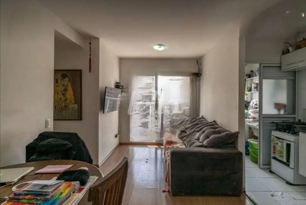 SALA de Apartamento à venda, Padrão com 49 m², 2 quartos e 1 vaga em Cambuci - São Paulo