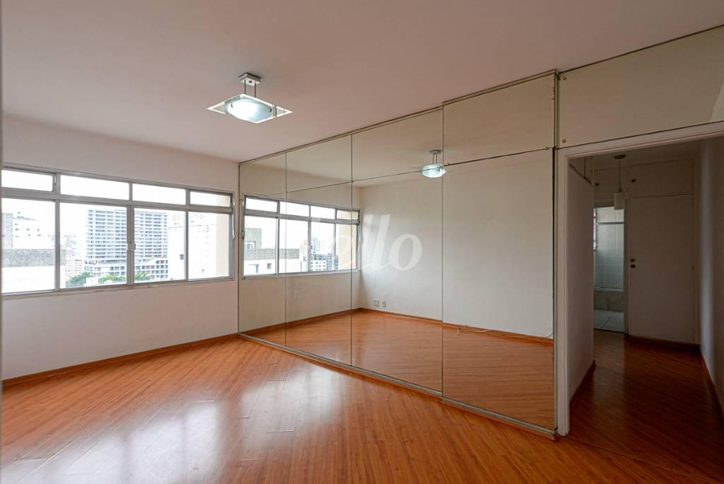 SALA de Apartamento à venda, Padrão com 84 m², 2 quartos e 1 vaga em Vila Clementino - São Paulo